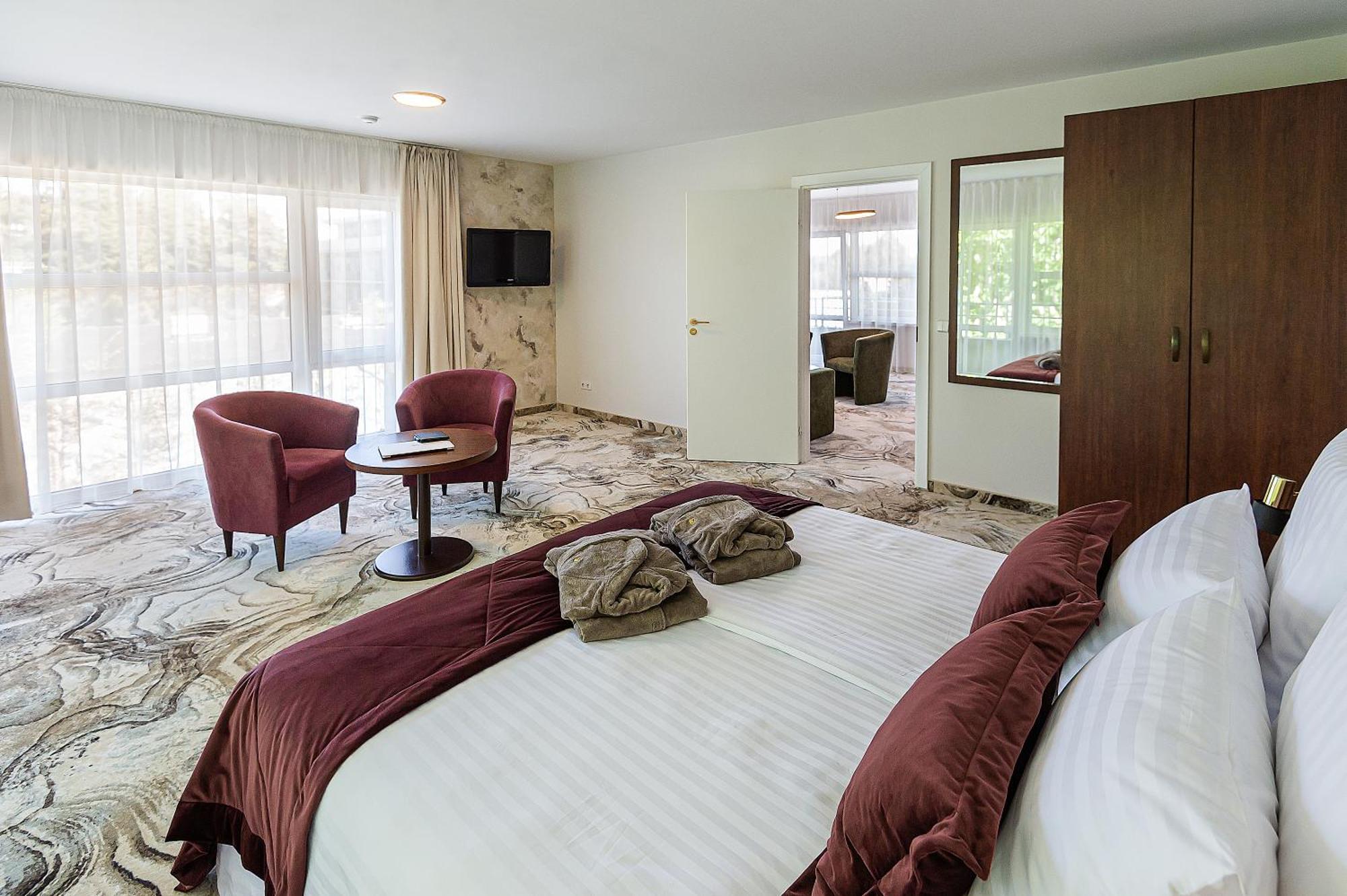 Palangos Vetra Hotel Паланга Екстериор снимка